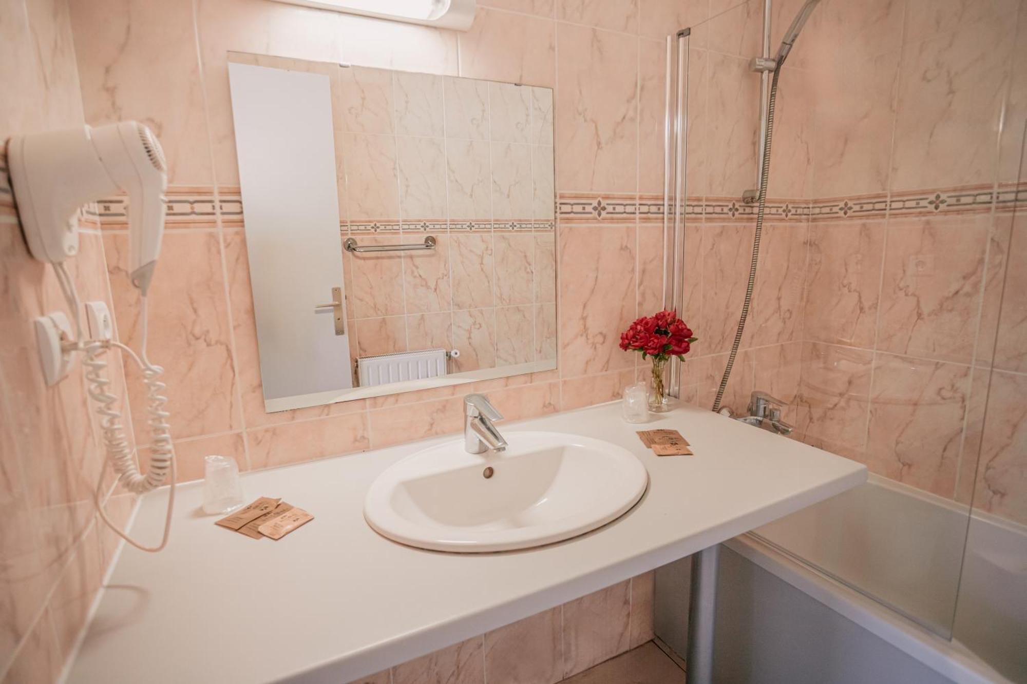 Hotel Le Montaigu Luz-Saint-Sauveur Εξωτερικό φωτογραφία